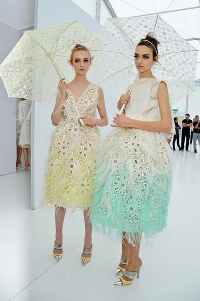 Look 30